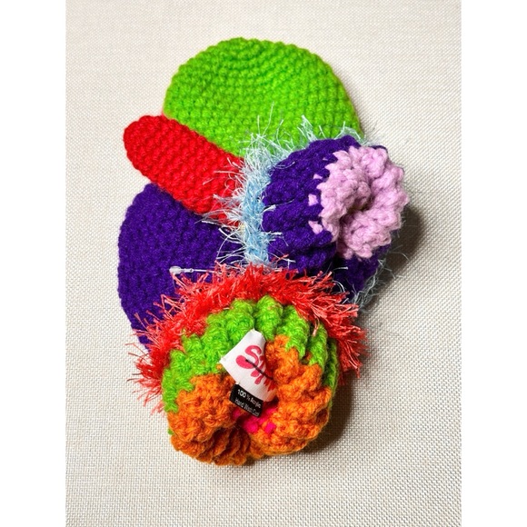 Urban Outfitters x STAHL KNIT Daisy Hand Crocheted Mittens - Picture 8 of 9